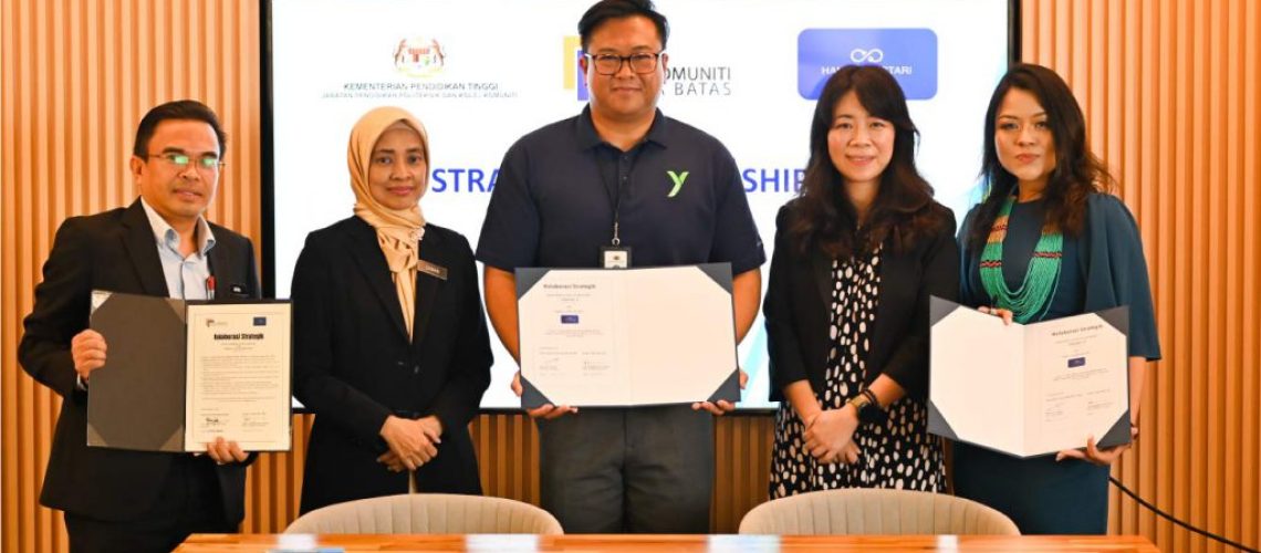 MOU-Signing-of-Handal-Lestari-with-KKKB-and-Yinson-Green-Tech